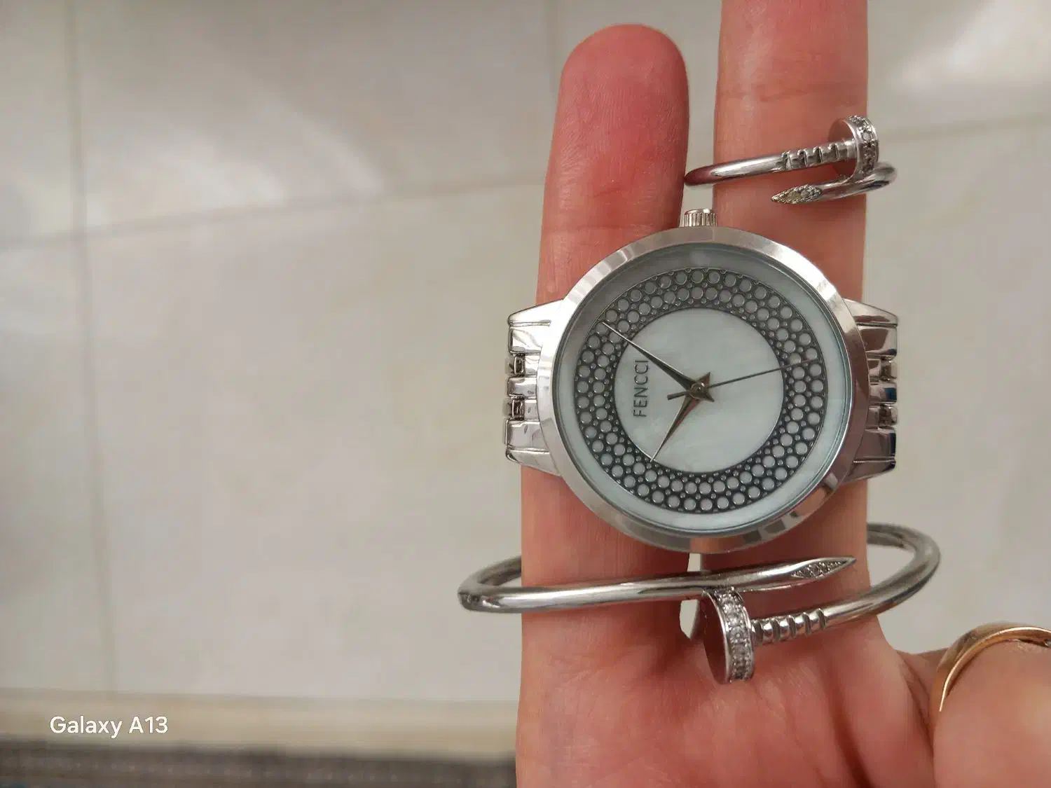 ساعت مچی زنانه برند FENCCI ست دستبند و انگشتر میخی|ساعت|قائن, |دیوار
