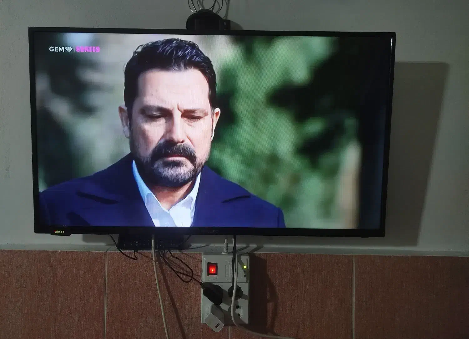 تلویزیون|تلویزیون و پروژکتور|چالوس, |دیوار