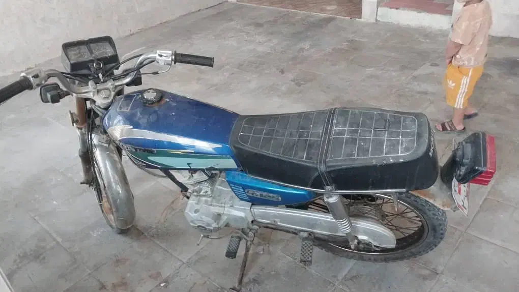 موتور سیکلت تمیز در حد نو|موتورسیکلت|کازرون, |دیوار