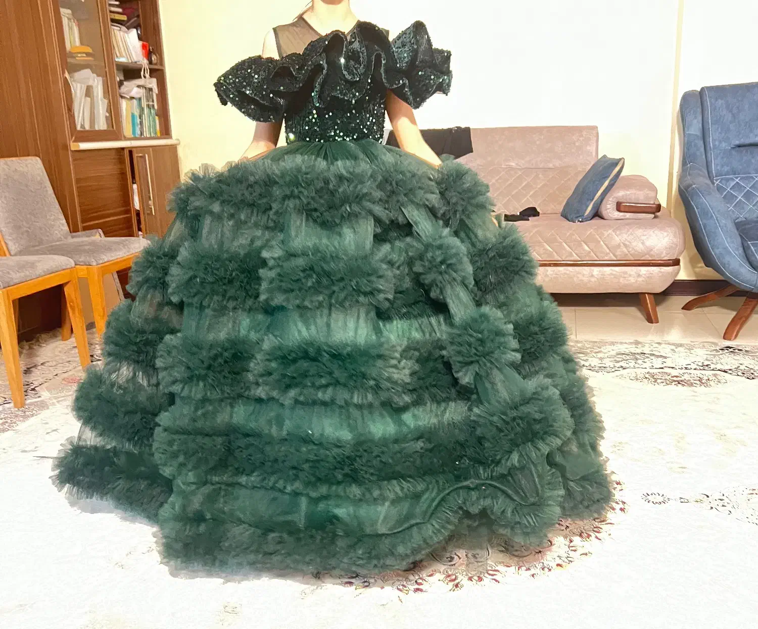 لباس و تاج|لباس|شیراز, فرهنگ شهر|دیوار