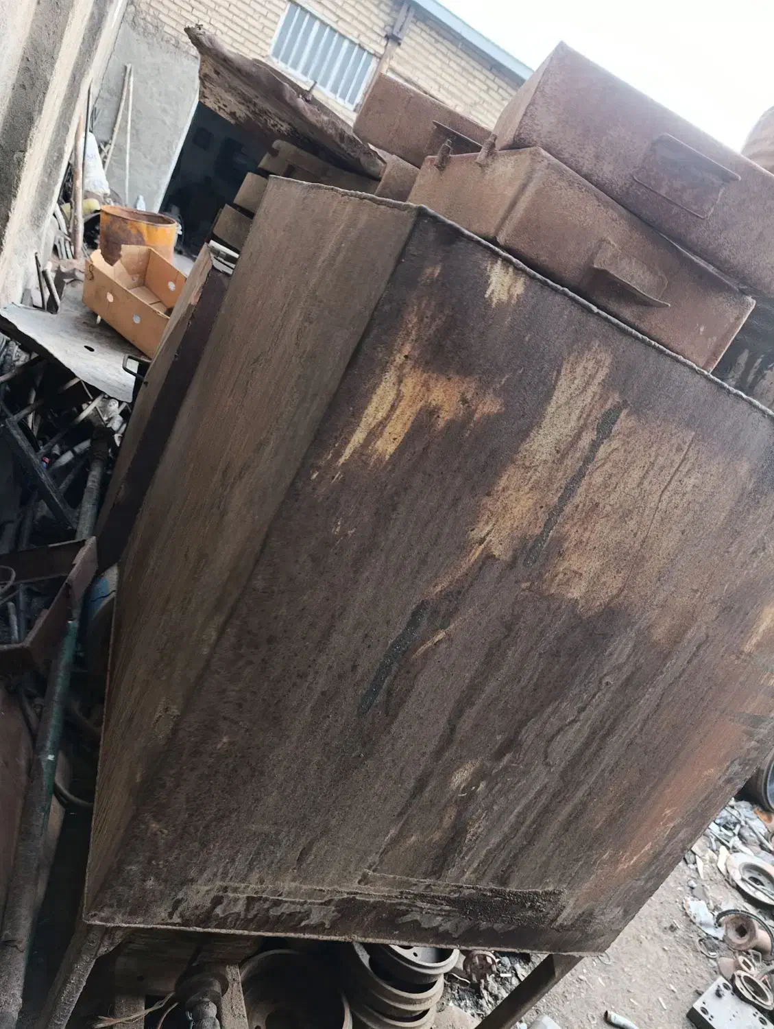 منبع 1000لیتری فلزی|حراج|سبزوار, شهرک صنعتی خاوران|دیوار