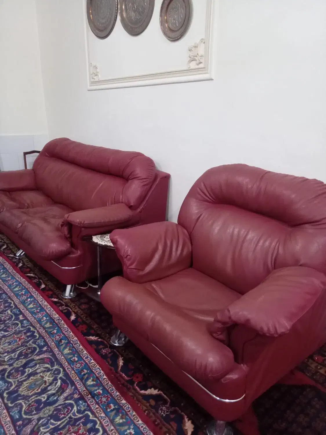 مبل چرم اصل نرم بارنگ خاص|مبلمان خانگی و میز عسلی|میانه, |دیوار