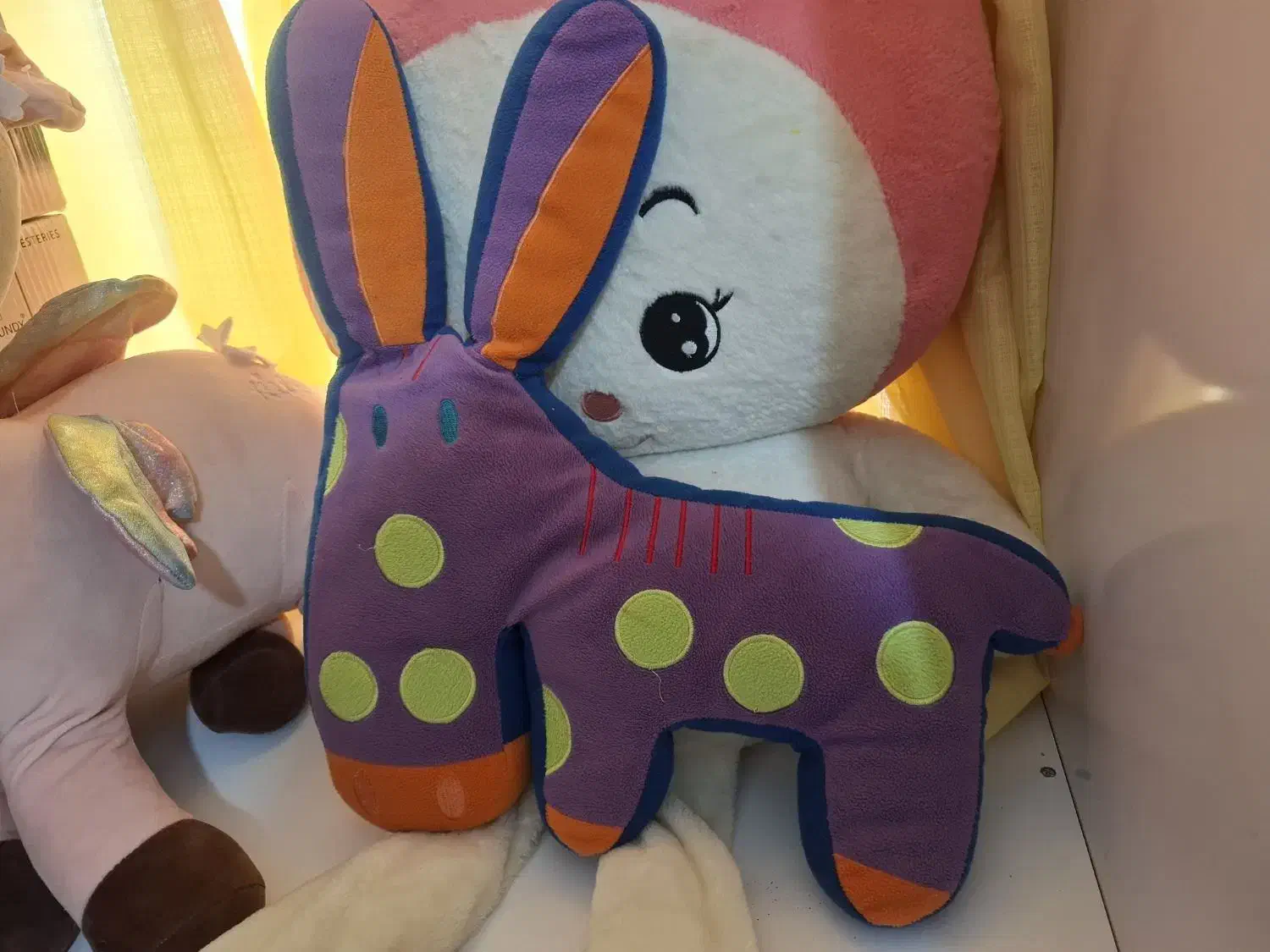 تعدادی عروسک|اسباب‌بازی بچه|فردیس, سرحد آباد|دیوار