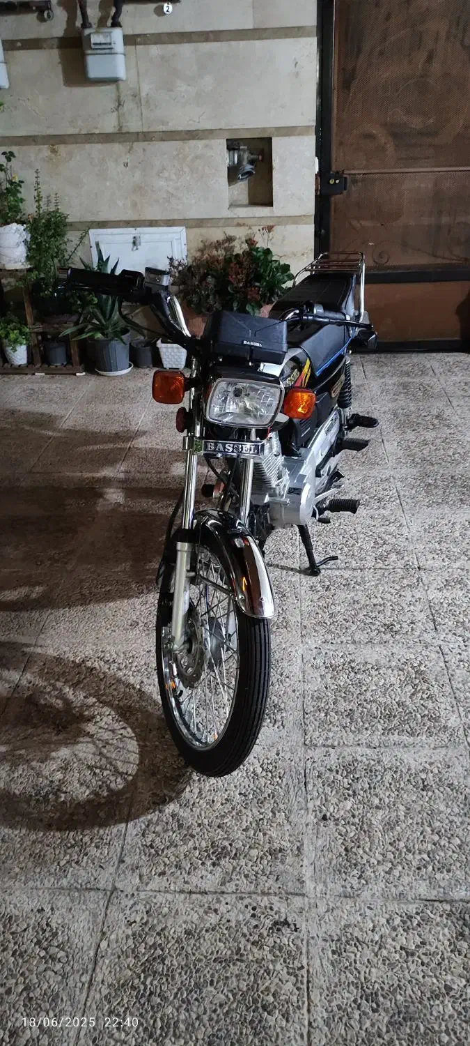 موتور سیکلت ۱۲۵ باسل|موتورسیکلت|شیراز, شهرک مفتح|دیوار