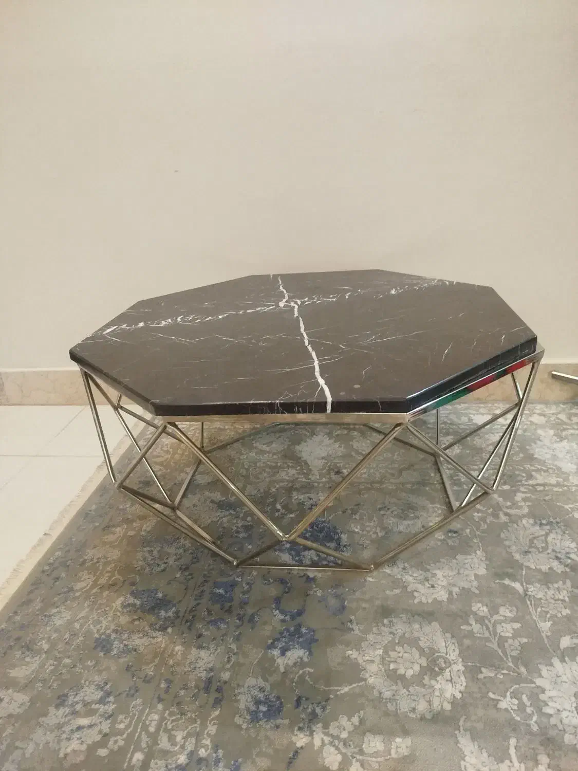 میز بسیار زیبا کاملا نو با رویه سنگ|میز و صندلی غذاخوری|اصفهان, سعادتآباد|دیوار