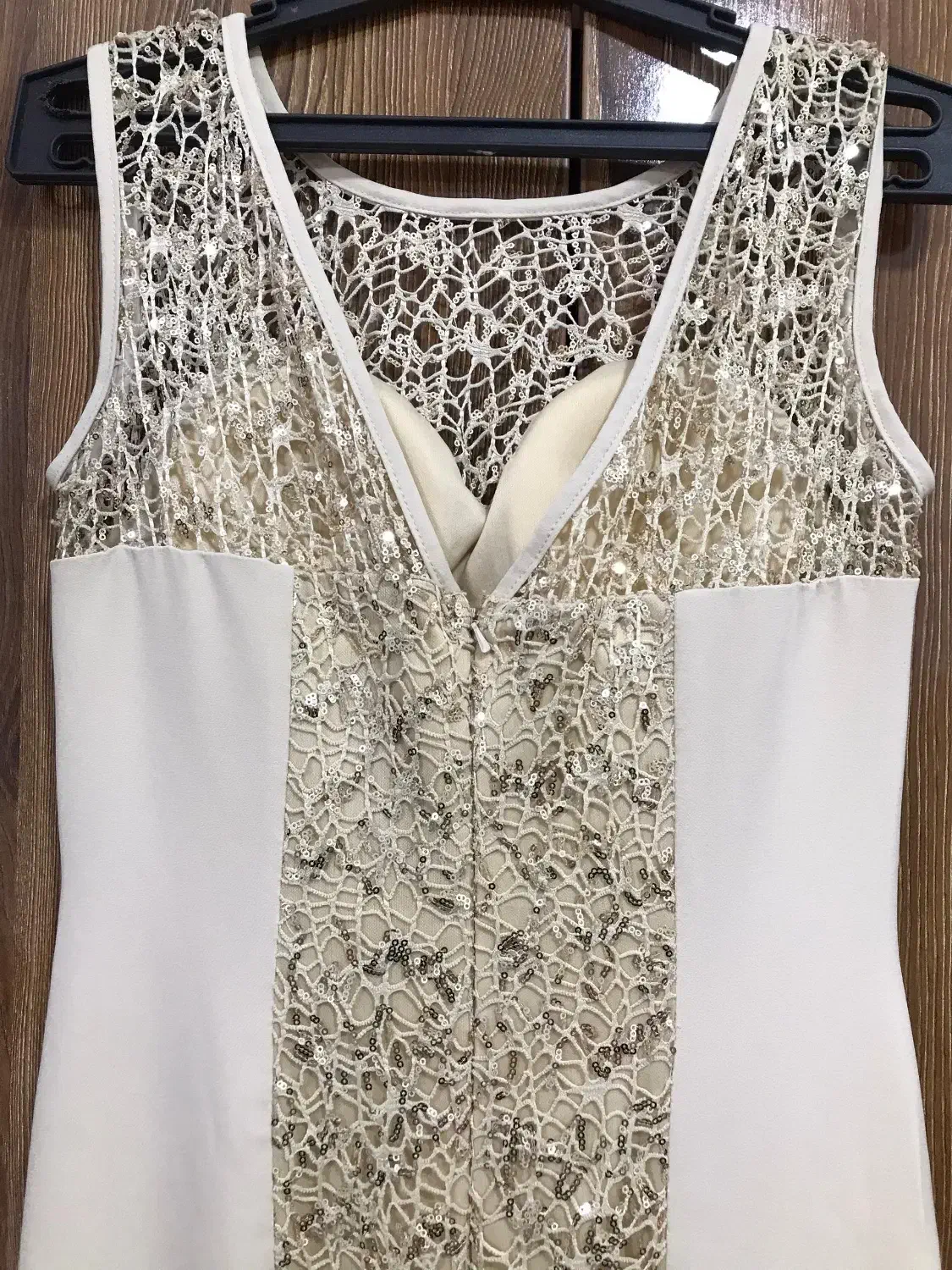 تعدادی لباس، مجلسی، شلوار|لباس|لاهیجان, فیاض|دیوار