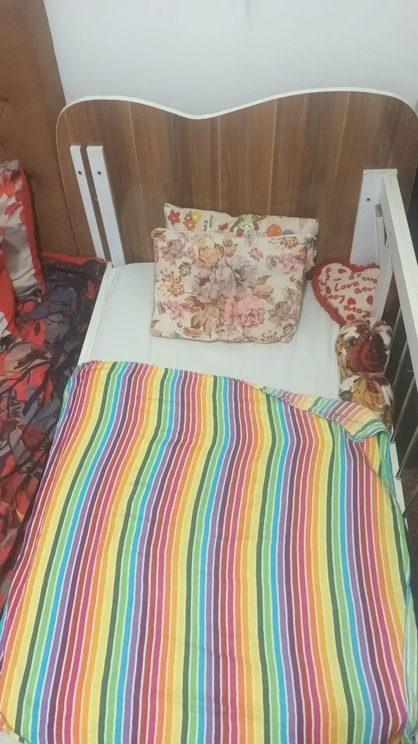 تخت کودک|تخت و صندلی بچه|سنندج, |دیوار