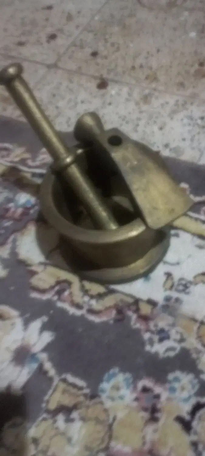 هاونگ|کلکسیون اشیاء عتیقه|بندر انزلی, معلم|دیوار