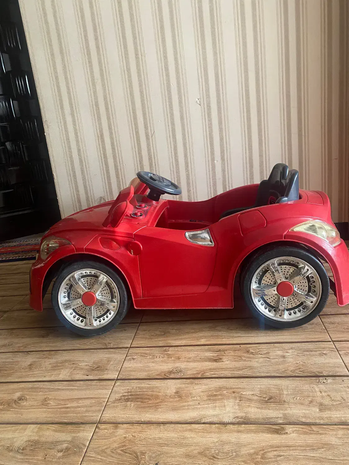 ماشین شارژی نو|اسباببازی بچه|فولادشهر, B1|دیوار