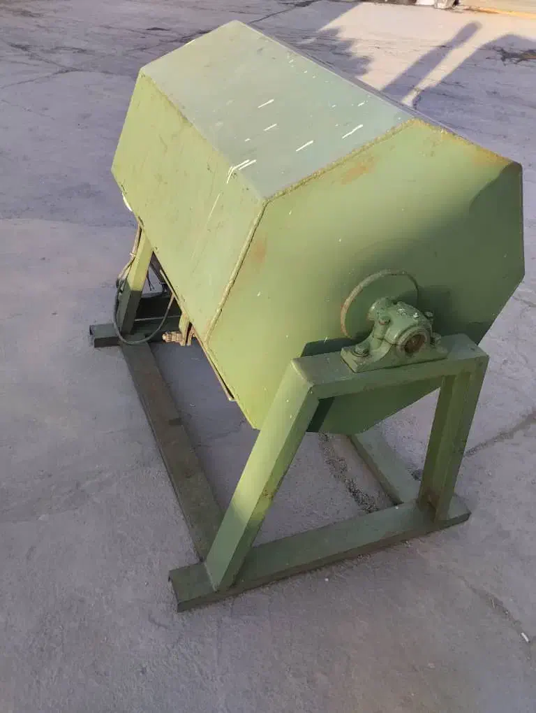 میکسر|ماشین‌آلات صنعتی|قم, کوه سفید|دیوار