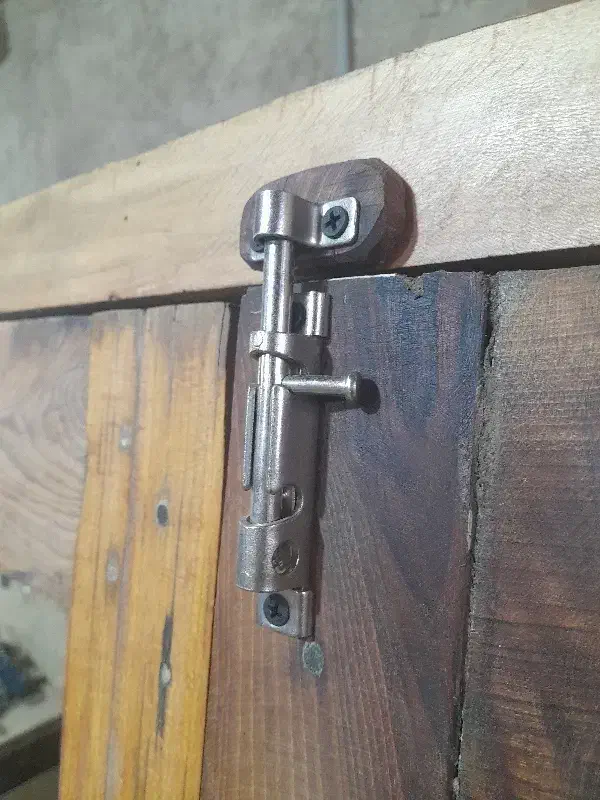 درب سنتی چوبی قدیمی|کلکسیون اشیاء عتیقه|یزد, |دیوار