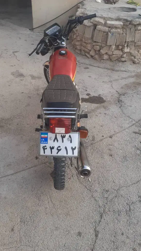 موتور200|موتورسیکلت|خشت, |دیوار