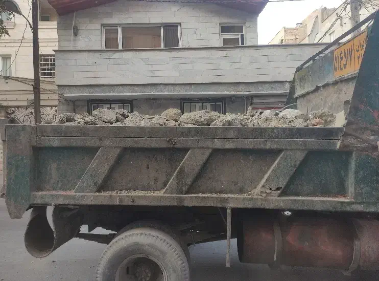 حمل نخاله ماسه آجر بلوک آسفالت تراشه کود شاخه برگ|خدمات حمل و نقل|کرج, مصباح|دیوار