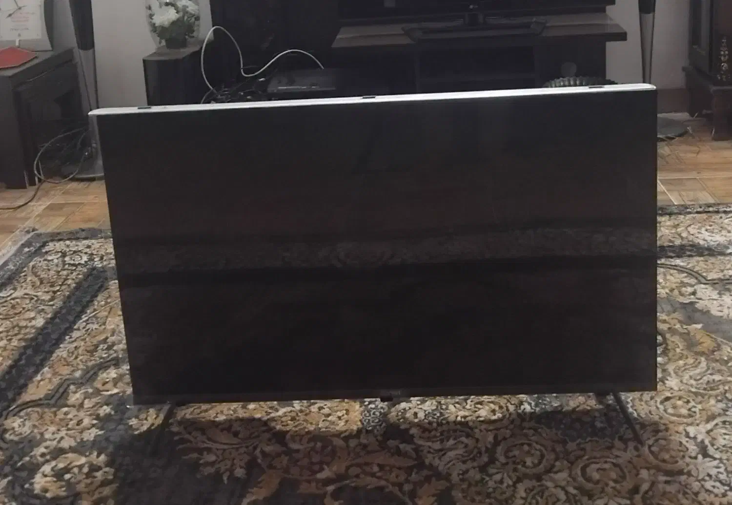 یک عدد تلویزیون|تلویزیون و پروژکتور|کرمان, |دیوار