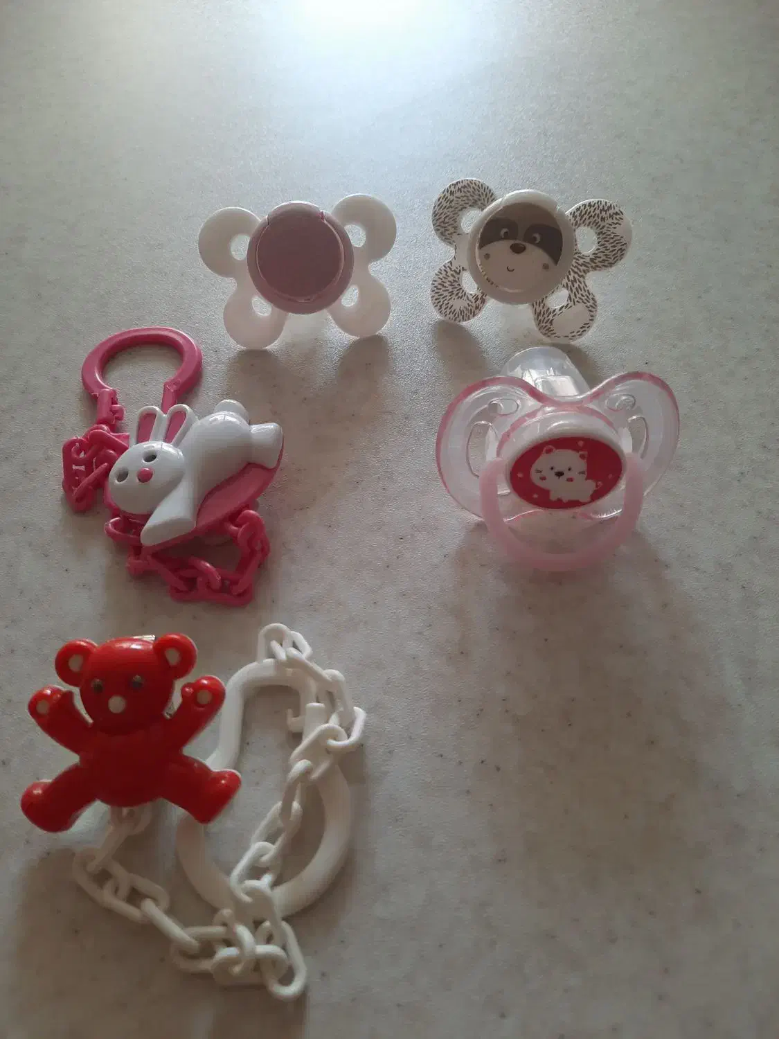 پستونک و بند پستونک چیکو بی‌بی لندن|اسباب و اثاث بچه|چهاردانگه (تهران), |دیوار