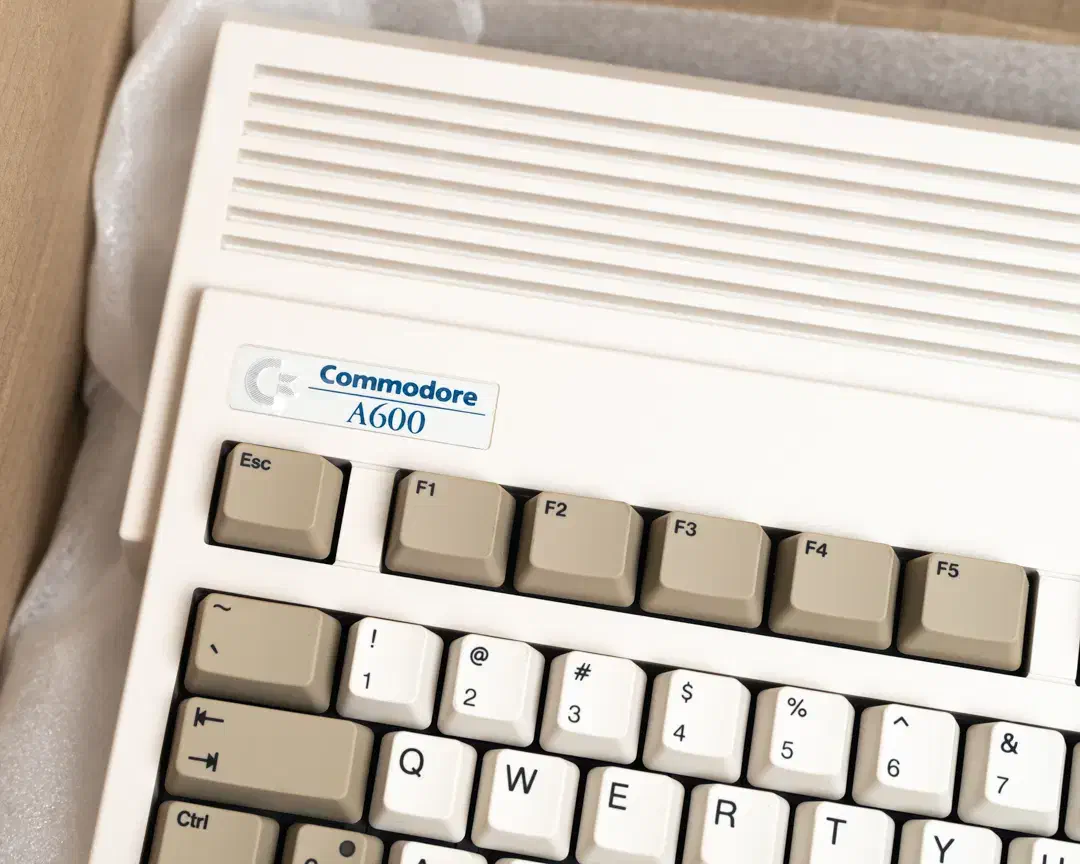 کامپیوتر کلاسیک آمیگا ۶۰۰ (Commodore Amiga 600)|رایانه رومیزی|تهران, یوسفآباد|دیوار