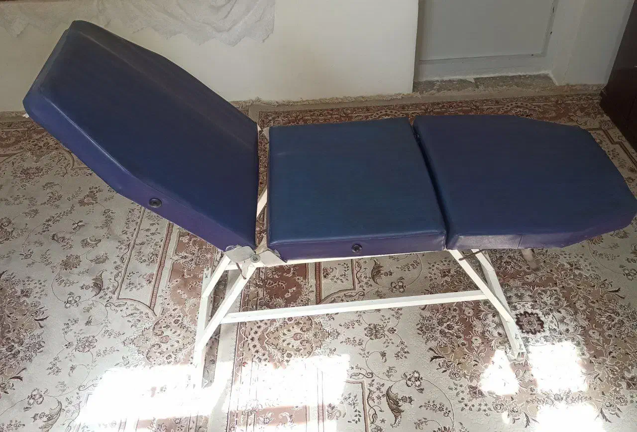 تخت آرایشگاهی سه حالته - موقعیت کاشمر|آرایشگاه و سالنهای زیبایی|کاشمر, |دیوار