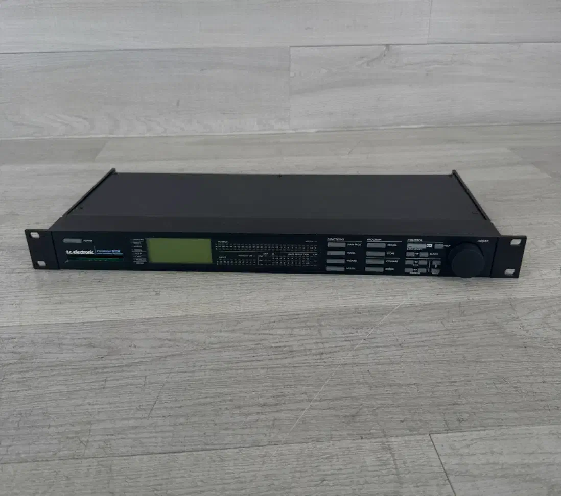 کارت صدا کارتصدا میکروفون مانیتورینگ‌ میکسر فاینال|آلات موسیقی|پرند, فاز ۰|دیوار