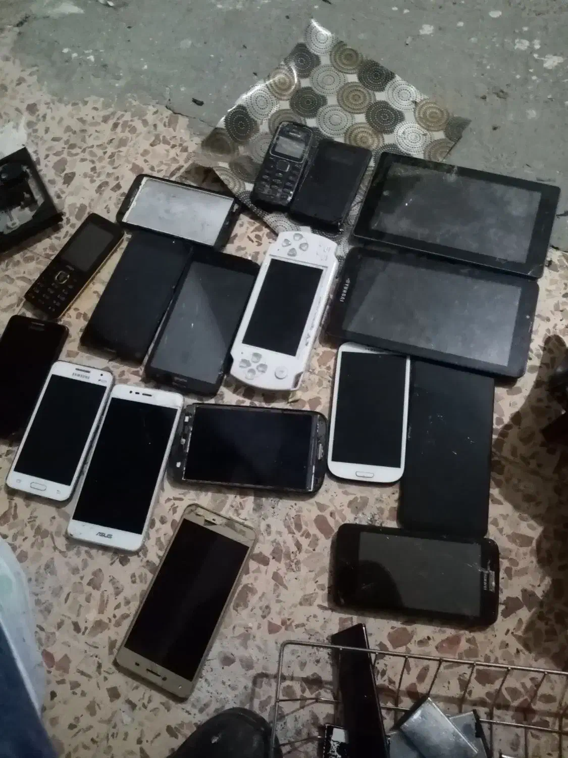 حراجی حراجی|لوازم جانبی موبایل و تبلت|مشهد, کوی المهدی|دیوار