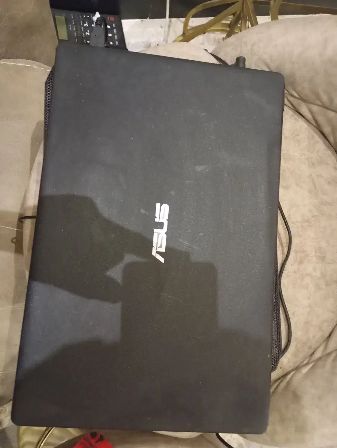 لبتاب ایسوز|رایانه همراه|شیراز, گل سرخ|دیوار