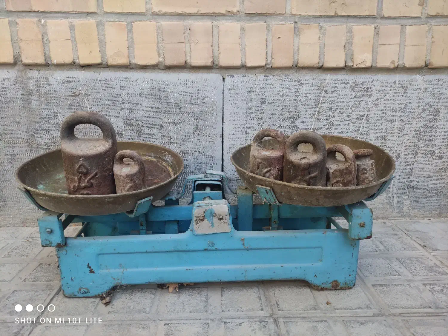 ترازوی قدیمی|کلکسیون اشیاء عتیقه|شاندیز, |دیوار