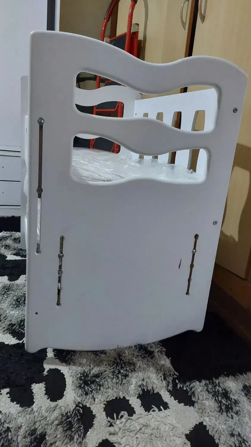 گهواره کودک|تخت و صندلی بچه|شهرکرد, |دیوار