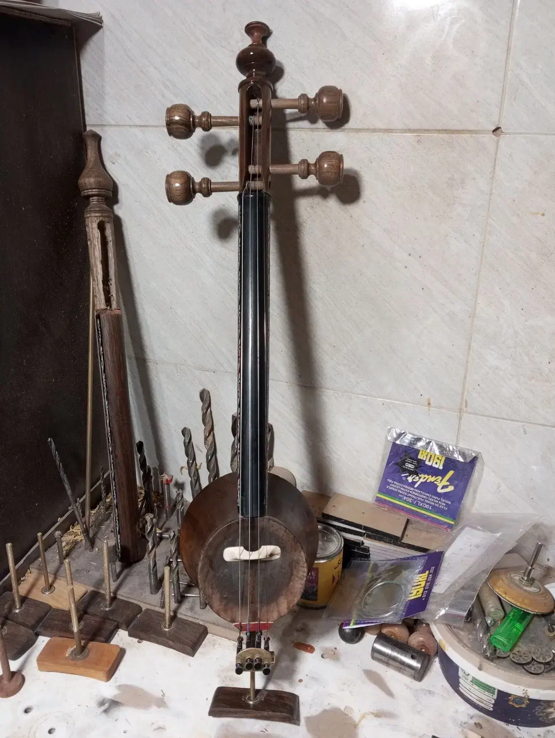 حرفه ای آبنوس|سازهای سنتی|خرم‌آباد, |دیوار