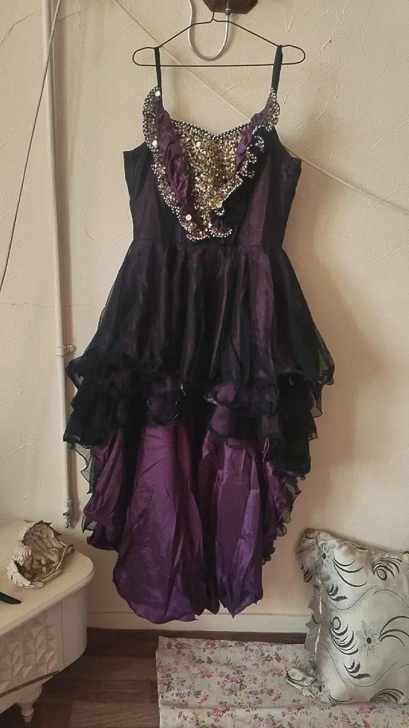 لباس مجلسی|لباس|اصفهان, الهیه|دیوار