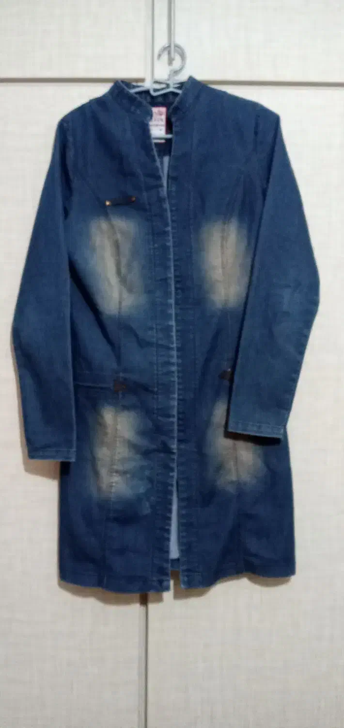 مانتو|لباس|دوگنبدان, |دیوار