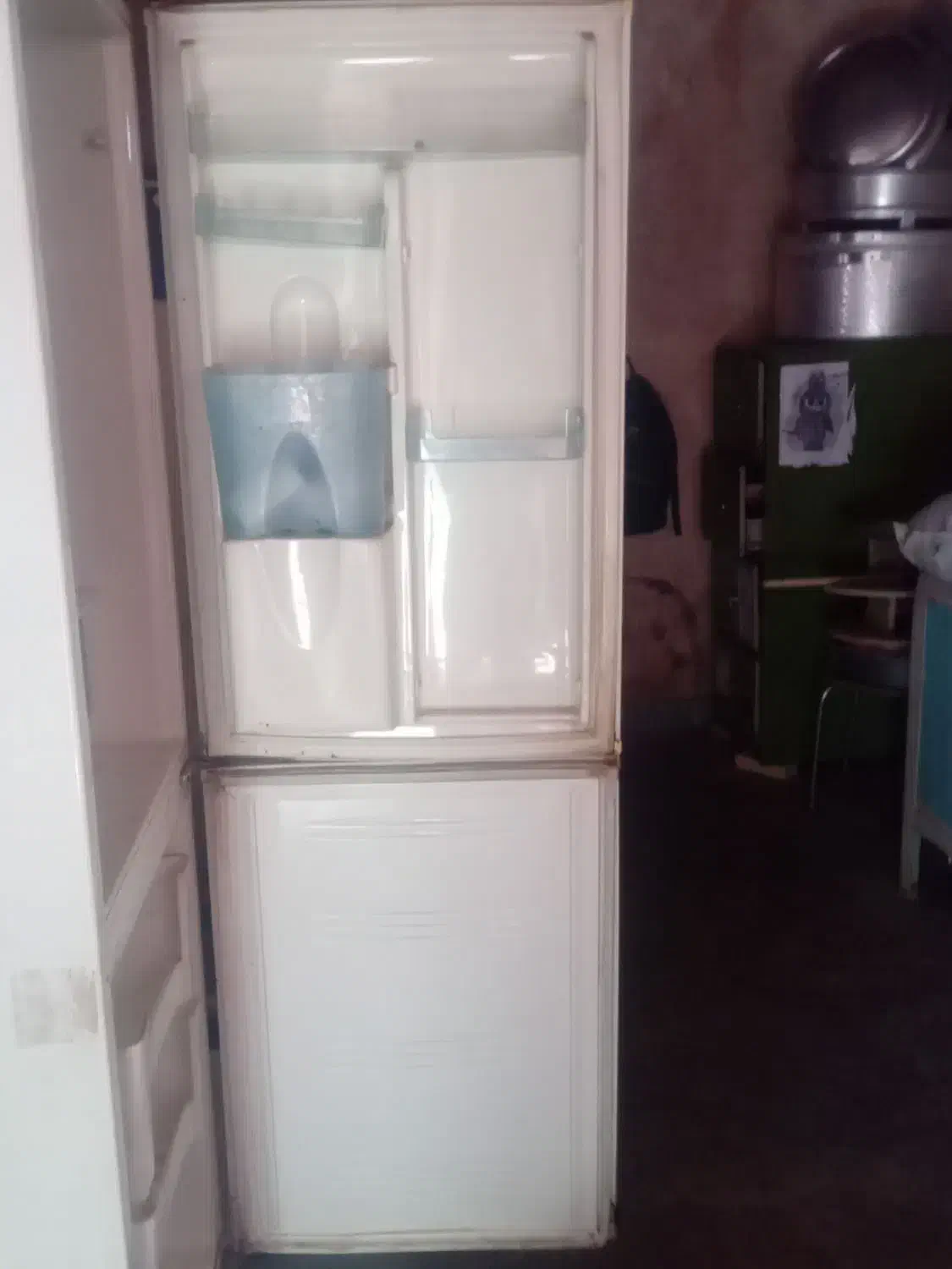 دوعدد یخچال قدیمی یک عدد تلویزیون|تلویزیون و پروژکتور|ایذه, |دیوار