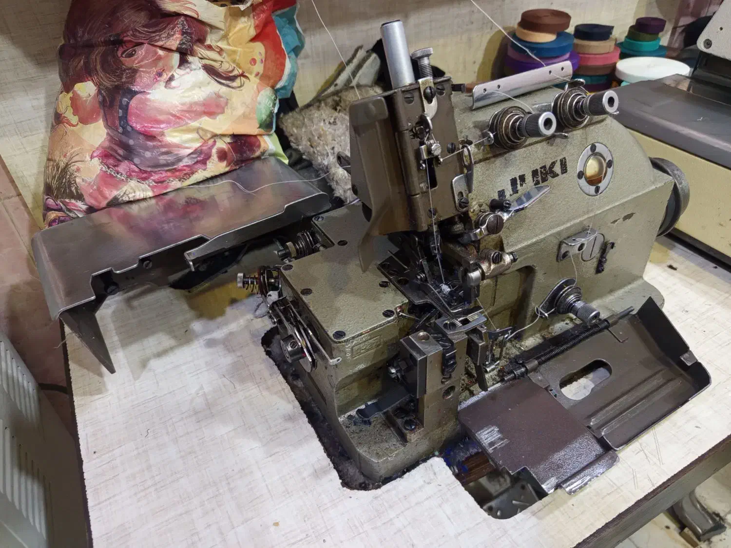 سردوز یازیگزال ژوکی  ۵نخ و۳نخ|چرخ خیاطی و ریسندگی|مریوان, |دیوار