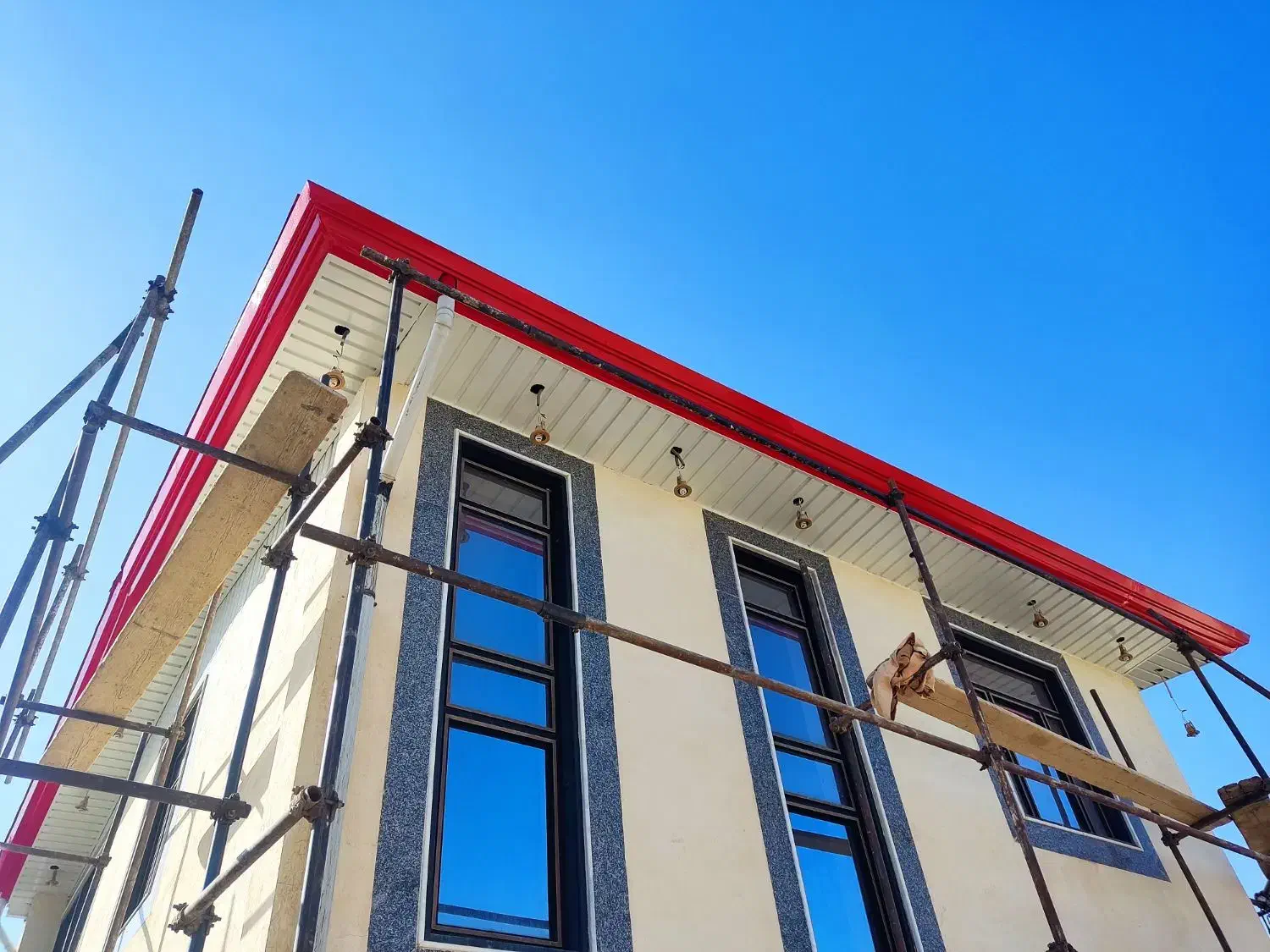 رنگ‌کاری ونقاشی ساختمان|خدمات پیشه و مهارت|قم, بکایی|دیوار