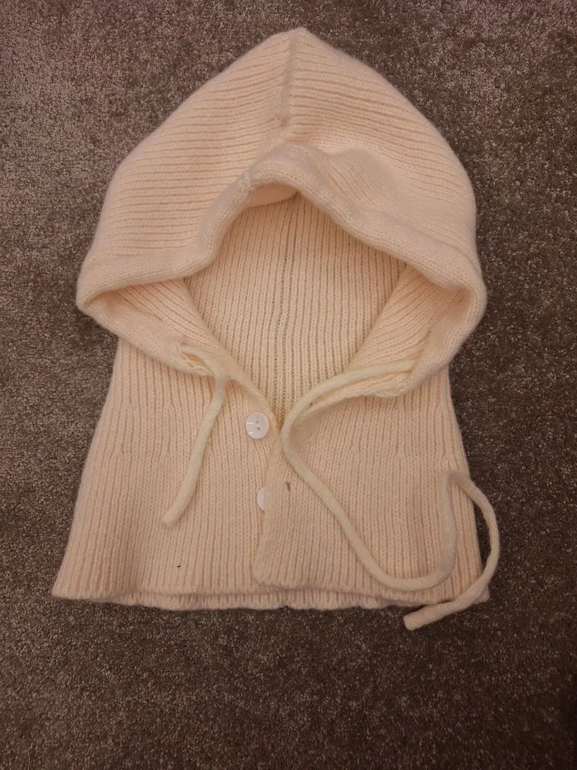 کلاه نا متصل|لباس|اصفهان, جلالیه|دیوار