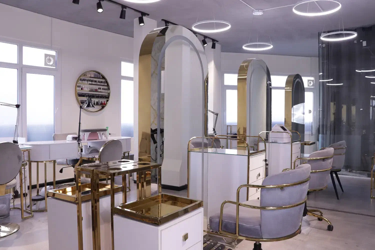 استخدام ناخنکار حرفه ای درسالن شریعتی|استخدام درمانی، زیبایی، بهداشتی|تهران, زرگنده|دیوار