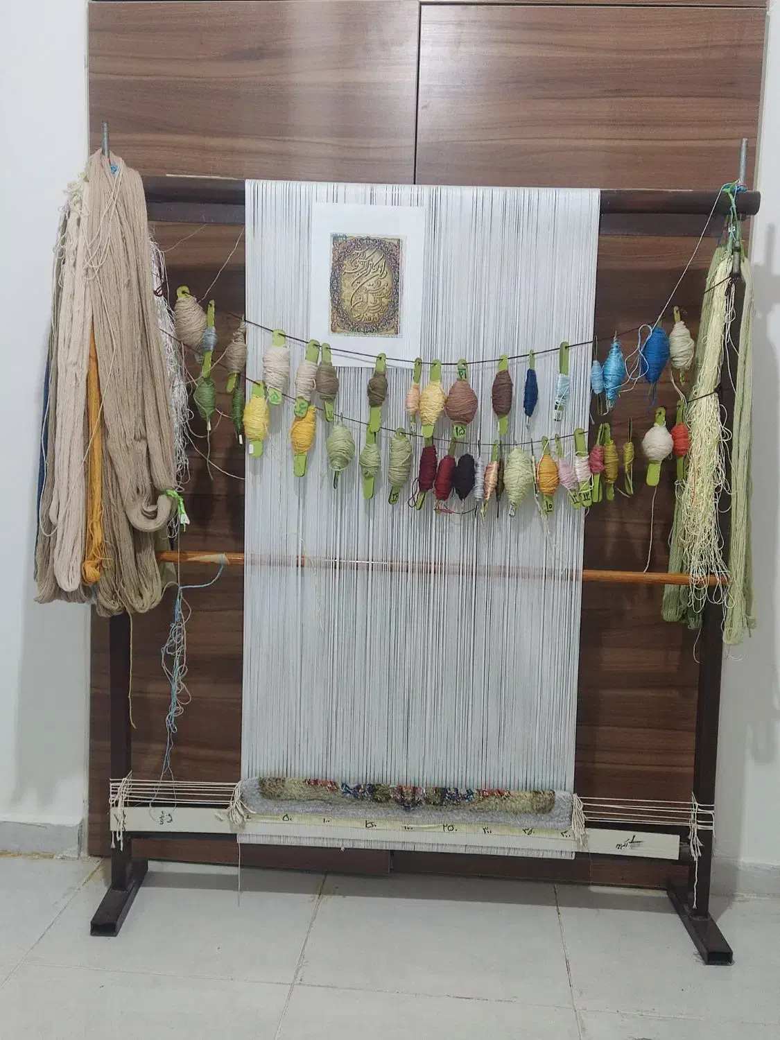 دار تابلوفرش حرفهای + نخ و وسایل کامل|لوازم خیاطی و بافتنی|صدرا-فارس, فاز ۲|دیوار