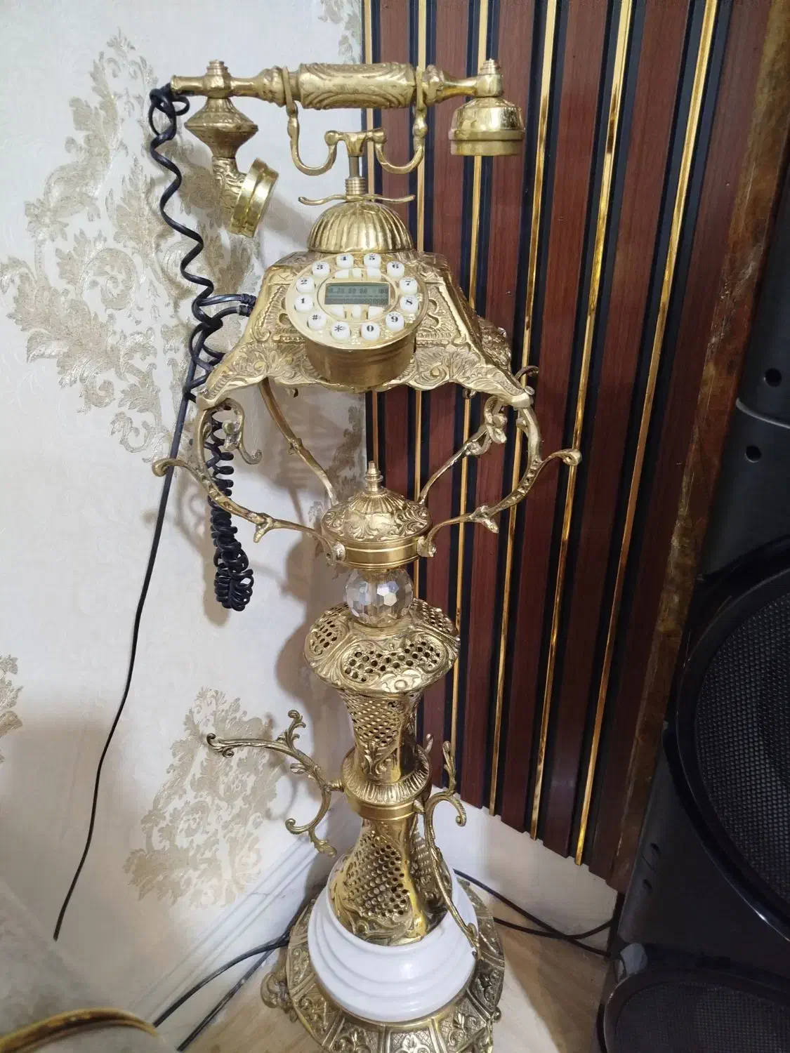 تلفن برنز شیک و باکلاس سالم سالم|صنایع دستی و سایر لوازم تزئینی|رزن, |دیوار