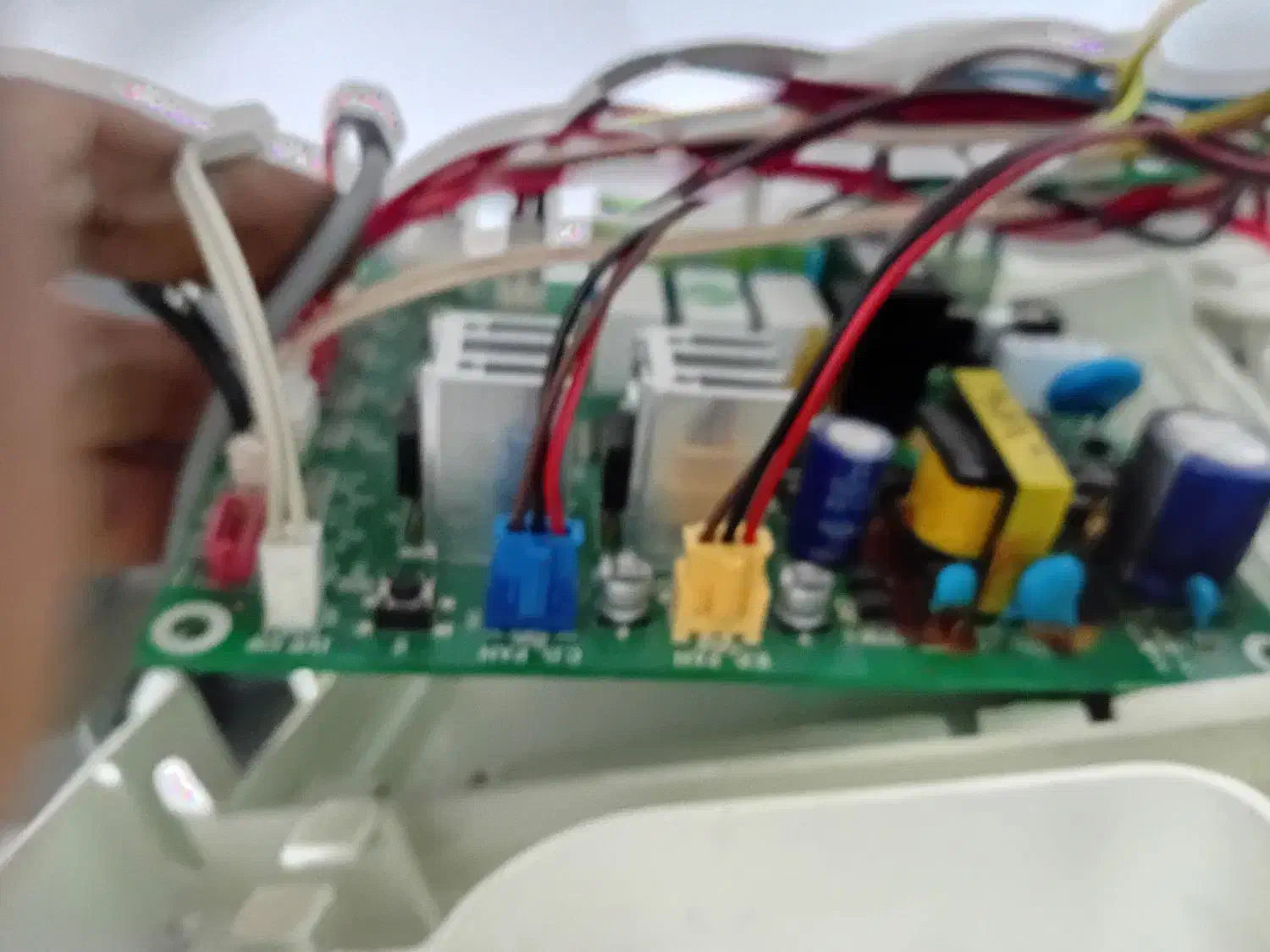 تعمیر سرویس نصب پکیج آبگرمکن|خدمات پیشه و مهارت|رشت, پیرکلاچای|دیوار