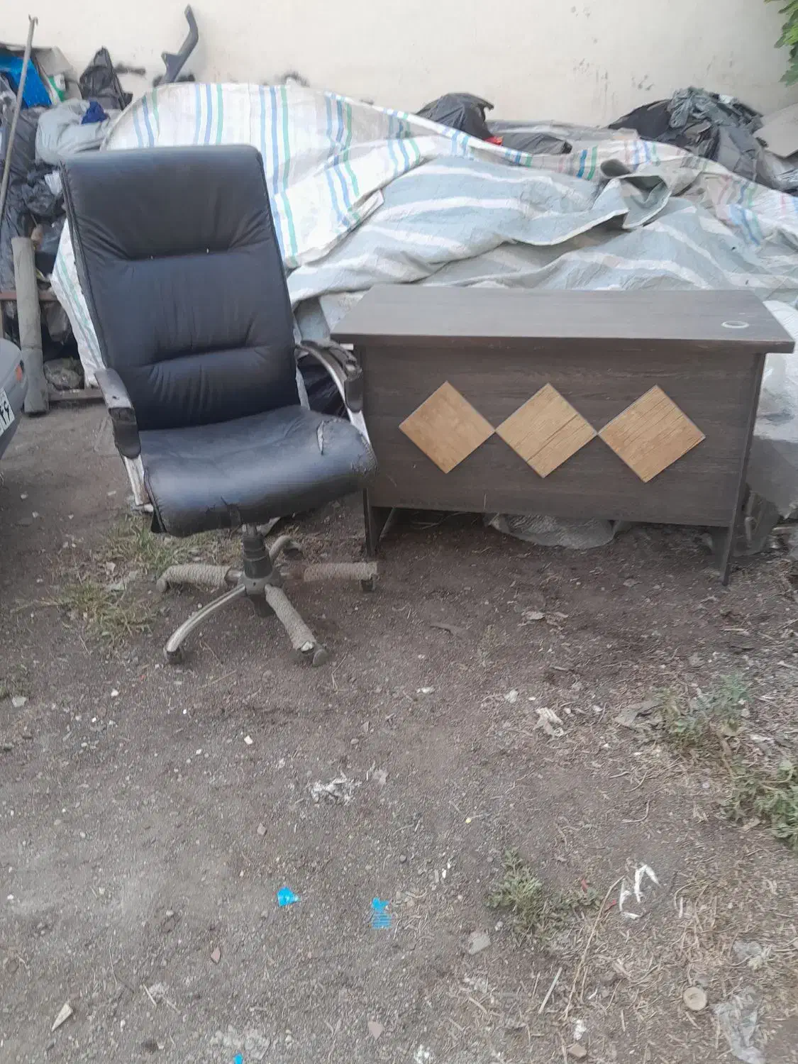 میز تحریر و صندلی چرخدار در حد نو|میز تحریر و کامپیوتر|رشت, سعدی (تختی)|دیوار