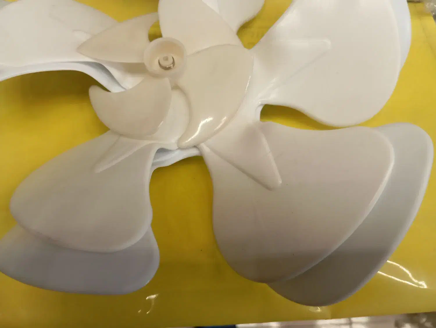 فن یخچال قطعات پروانه فن ۱۰ ، ۱۶ ، نفراست یخچال|یخچال و فریزر|مشهد, امیریه|دیوار