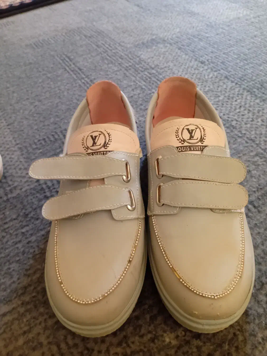 کفش|کیف، کفش، کمربند|یاسوج, |دیوار