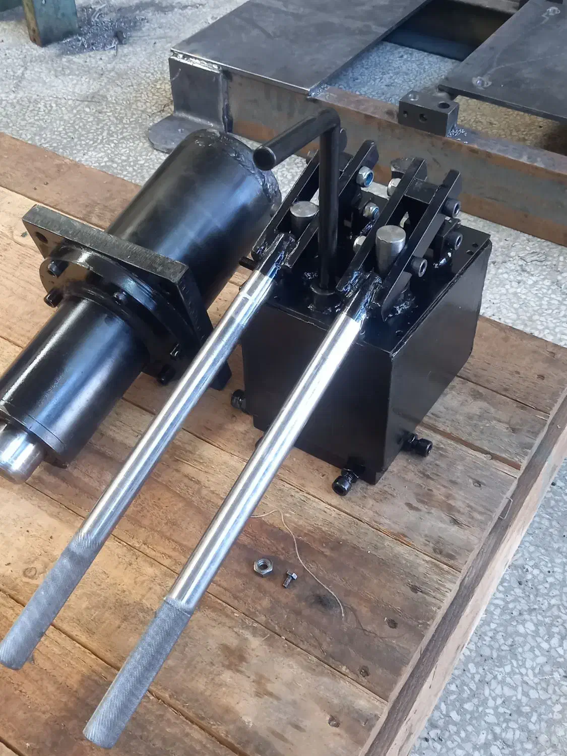 هیدرولیک|خدمات پیشه و مهارت|کاشان, کارگر|دیوار