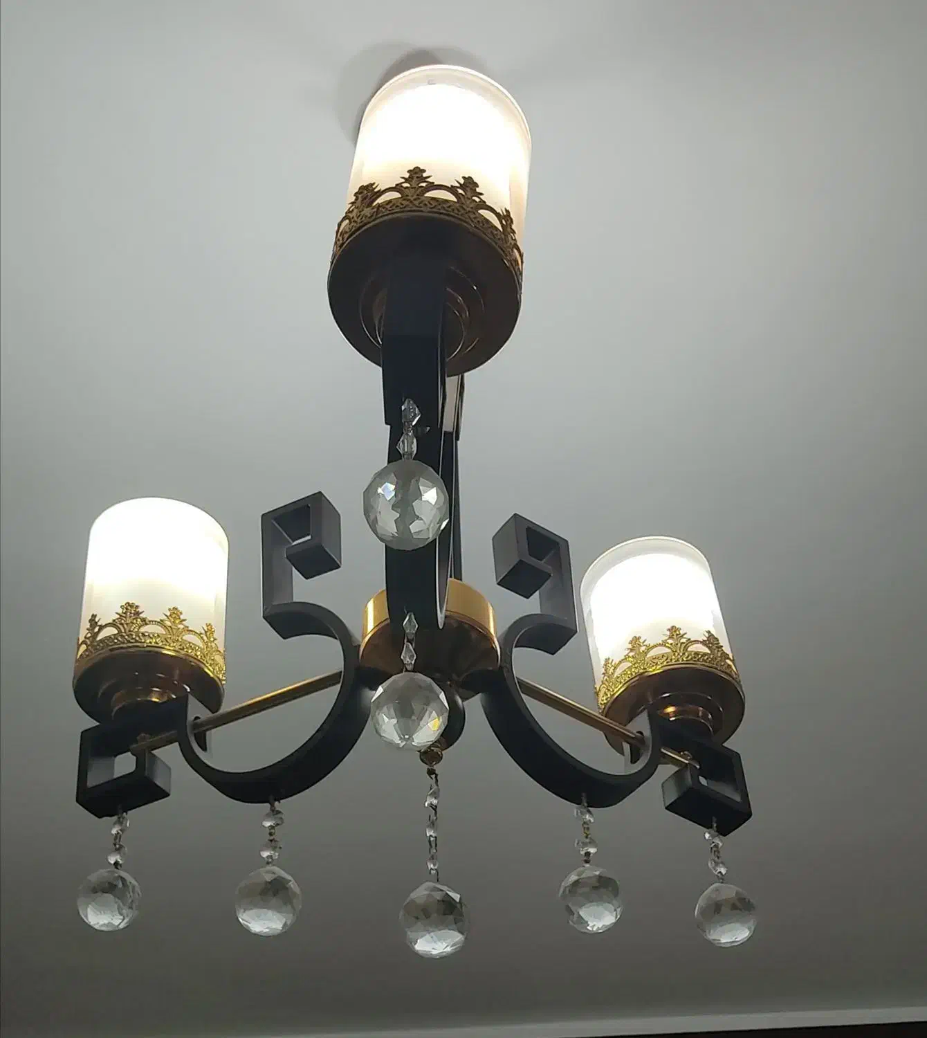 لوستر|لوستر و چراغ آویز|شیراز, انجیر|دیوار