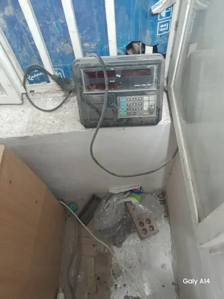 فروش فوری باسکول ده تنی همراه با چاپگر قبض|ماشینآلات صنعتی|کرمان, |دیوار