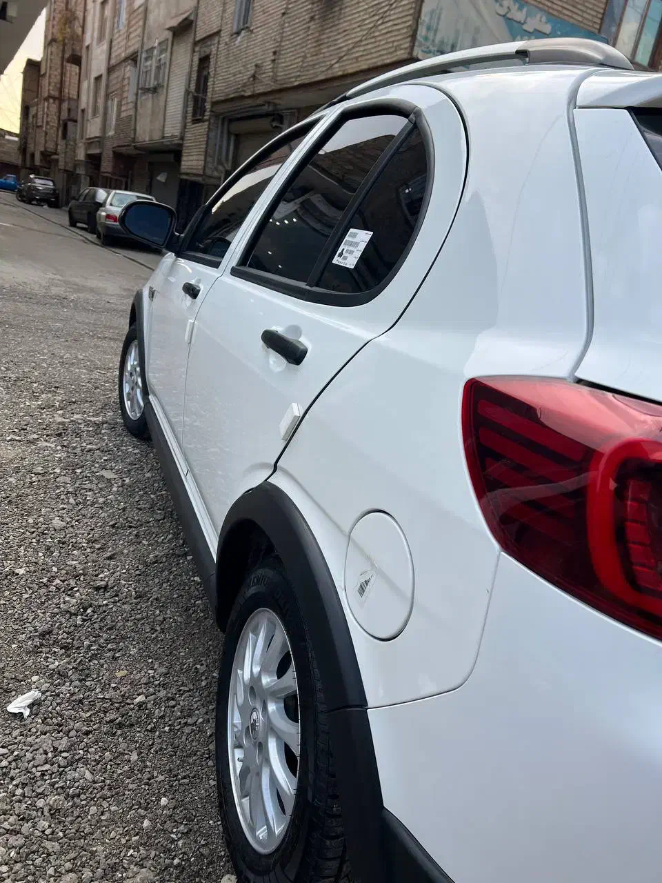 اطلس سفید باسانروف|خودرو سواری و وانت|چهاردانگه (تهران), |دیوار