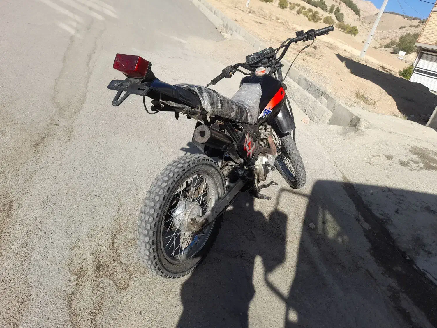 موتور تریل ۲۵۰|موتورسیکلت|صحنه, |دیوار