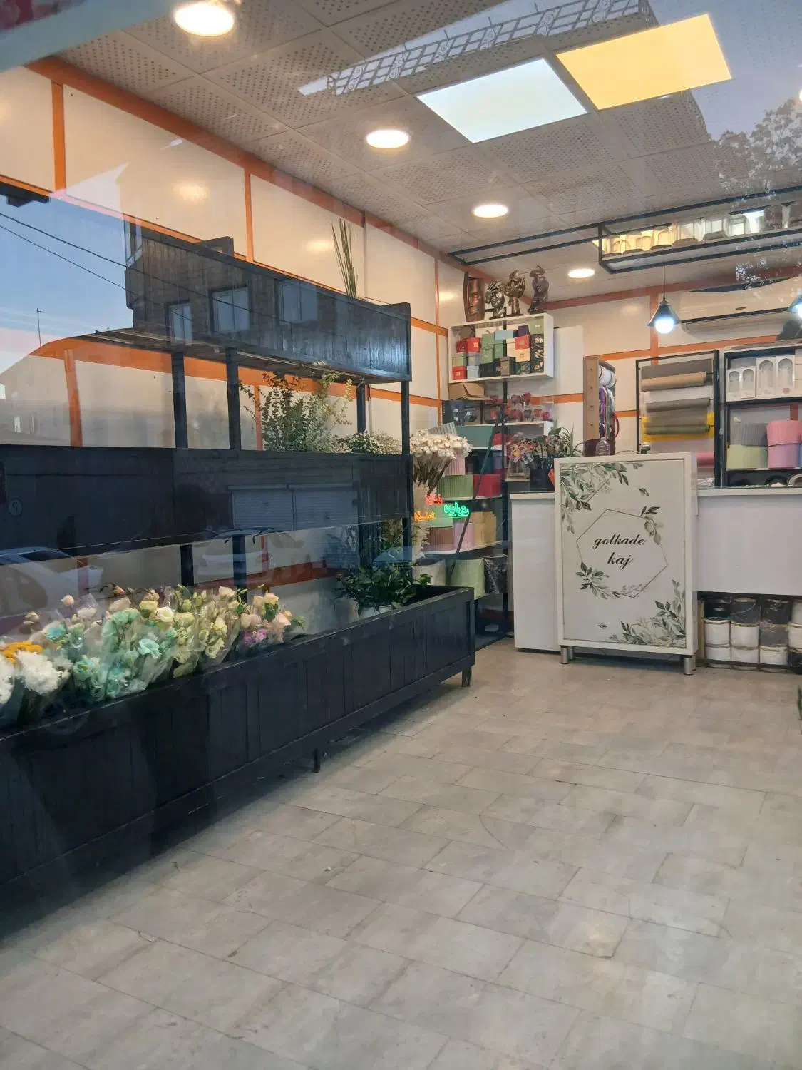 فروش مغازه تجاری با سند ملکیت بلوارمدنی|فروش مغازه و غرفه|همدان, |دیوار