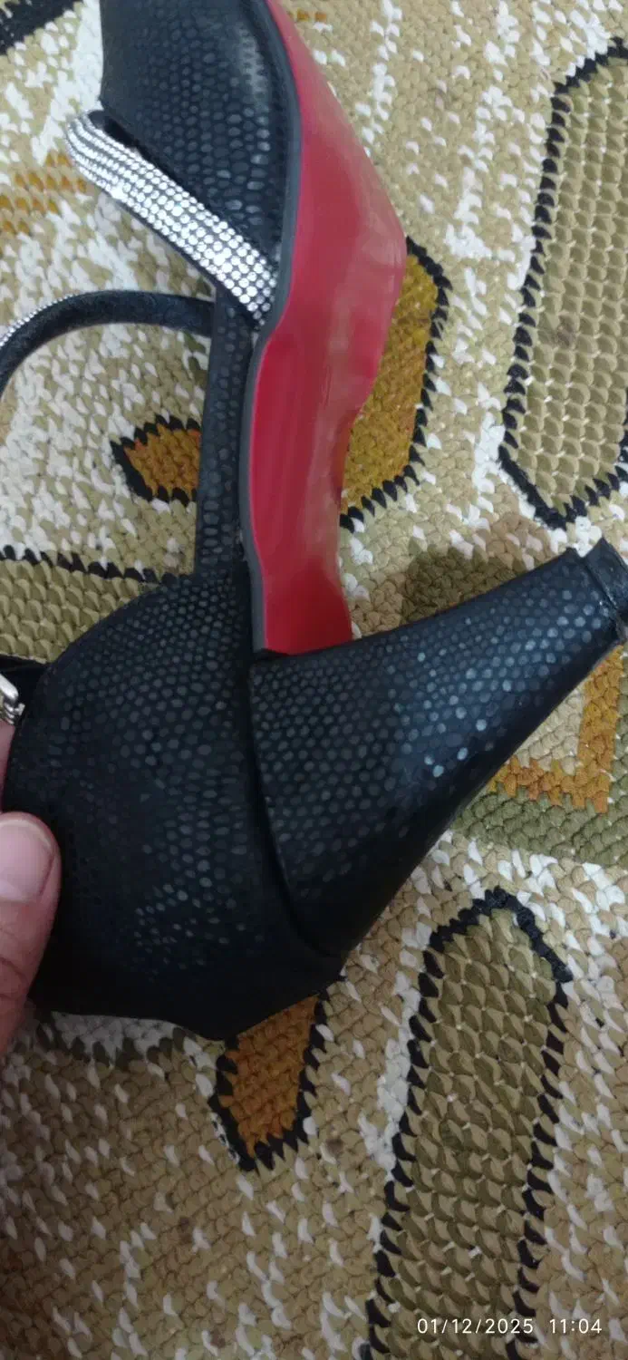 کفش|کیف، کفش، کمربند|زابل, |دیوار