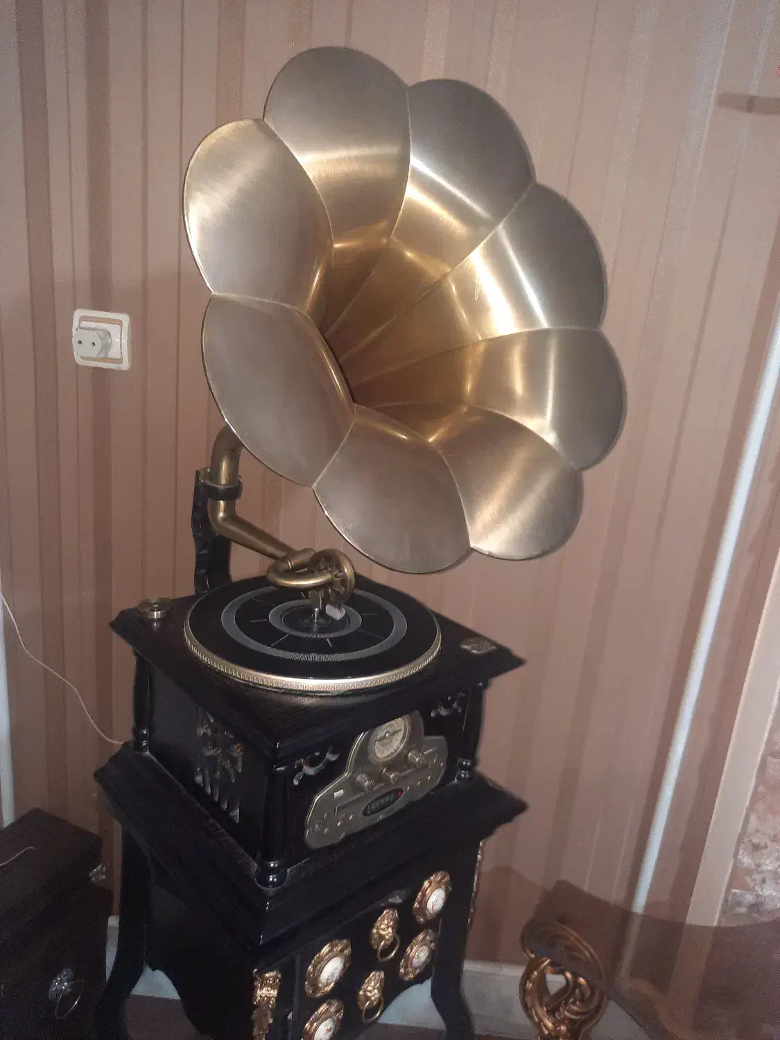 گرامافون|کلکسیون اشیاء عتیقه|ماهدشت, |دیوار