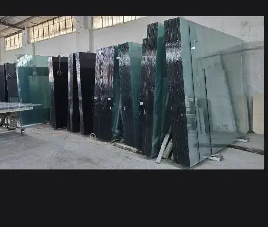استخدام کارگر شیشه بری ماهر و نیمه ماهر|استخدام صنعتی، فنی، مهندسی|پردیس, سیاه سنگ|دیوار