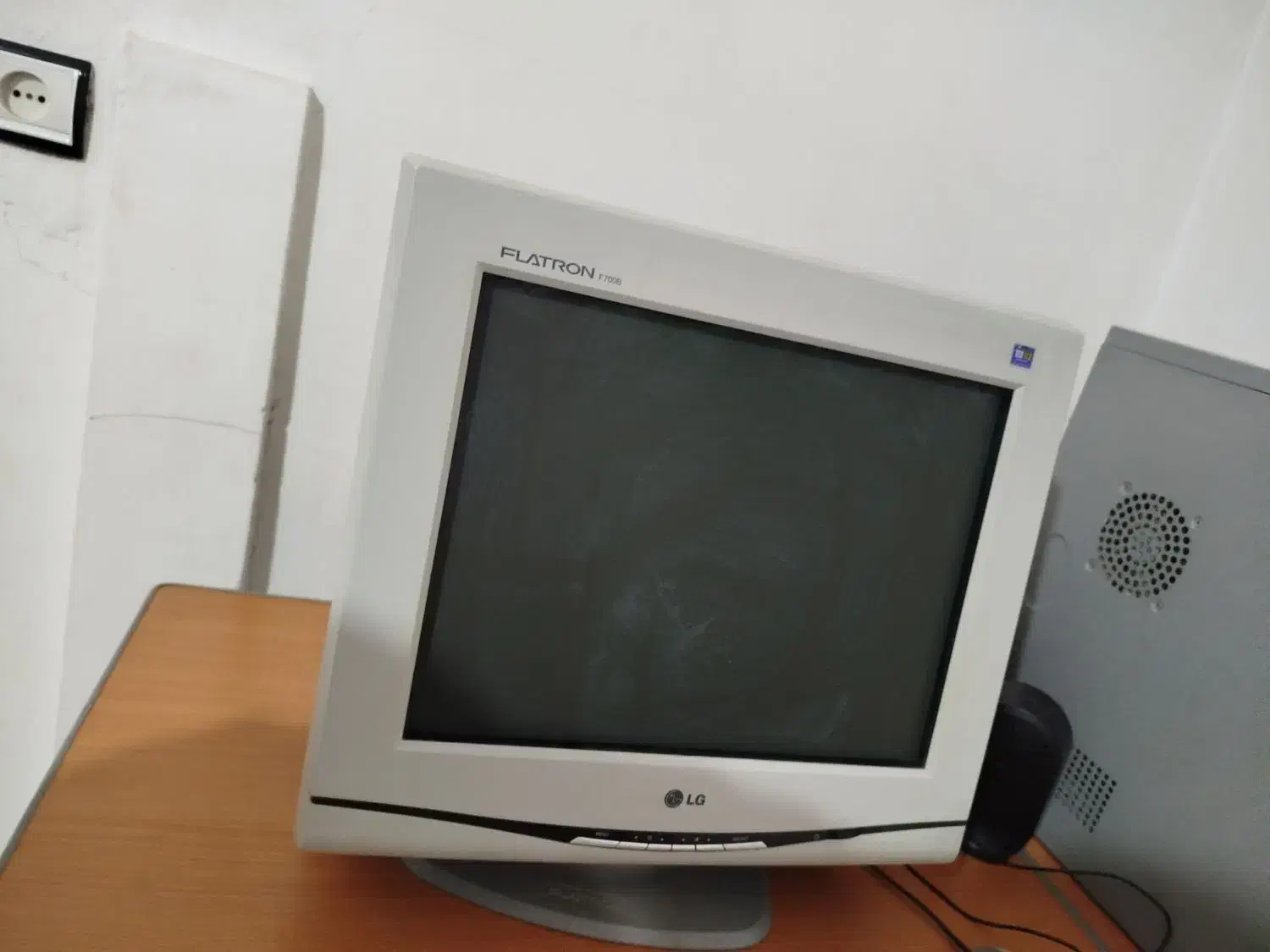 کامپیوتر و میز و لوازم|رایانه رومیزی|خرمآباد, |دیوار